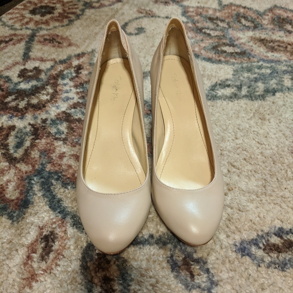 Calvin Klein Pumps
